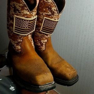 ARIAT Steel toe work boots 11EE